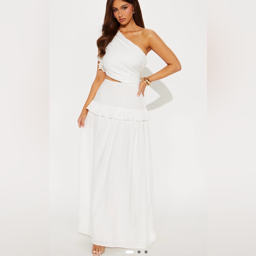 Elegant White Maxi Dress